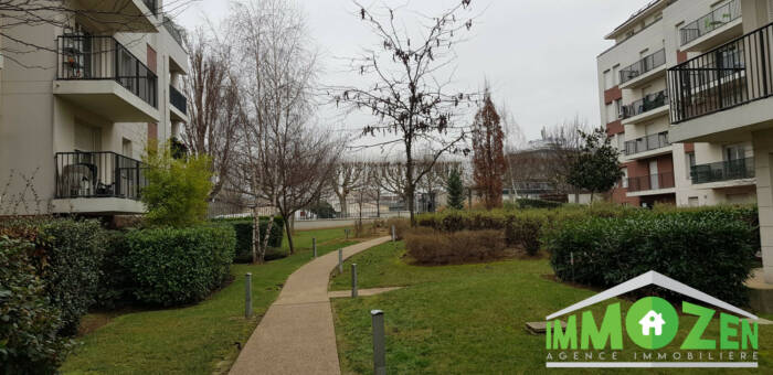 F1 Meublé+Balcon+Parking+Cave à Aubervilliers