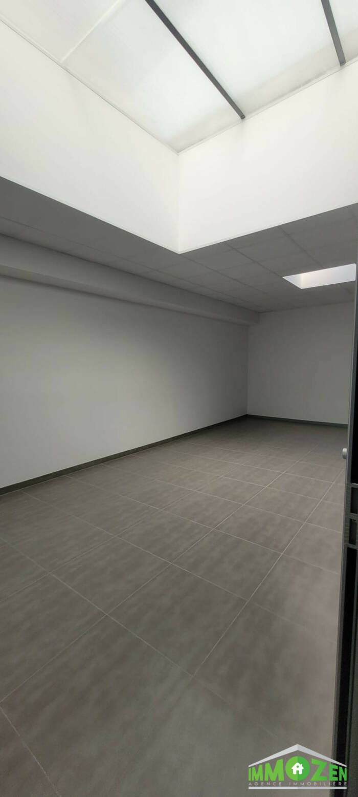 Bureaux Rénové au 1er et dernier étage à Metz – Image 12