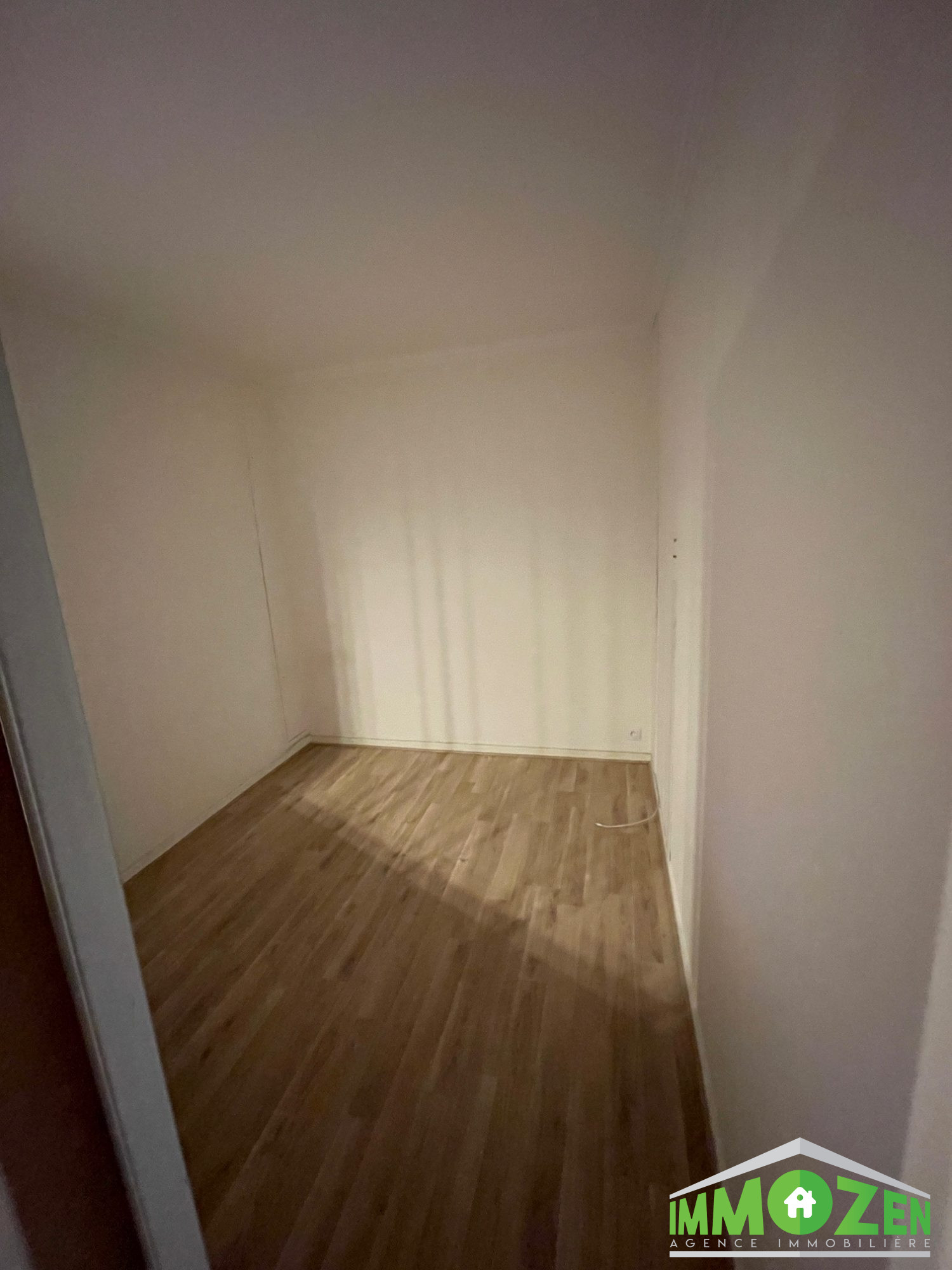 Studio 40m² 790€ CC + cave + parking à Brunoy – Image 3